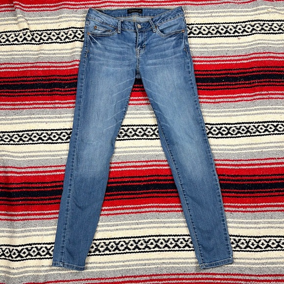 Aeropostale Regular Fit Jeans Size 6 - Picture 2 of 4